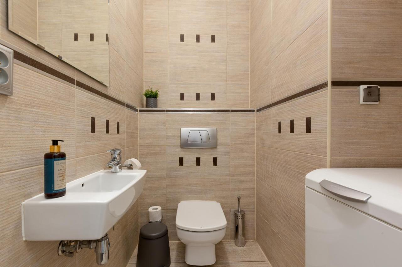 Residence On Wspolna Str. Apartment Warsaw By Renters Esterno foto